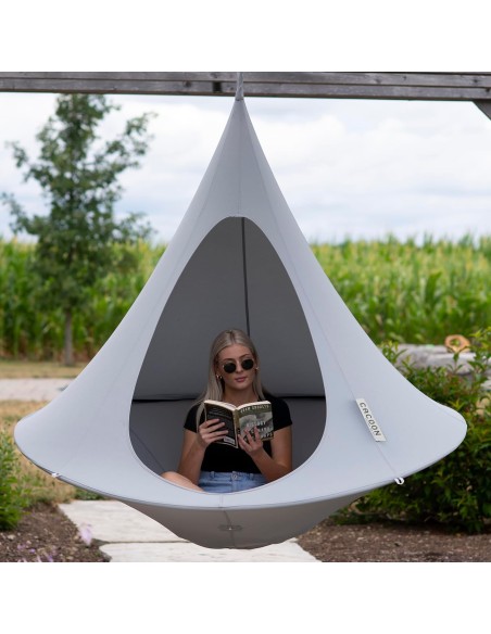 Ninho duplo suspenso em forma de casulo - Rio da Lua.